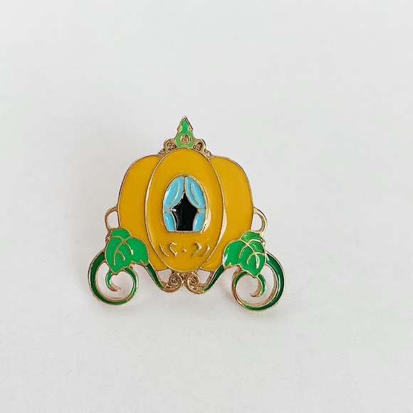 Jewelry - Pumpkin Carriage Pin